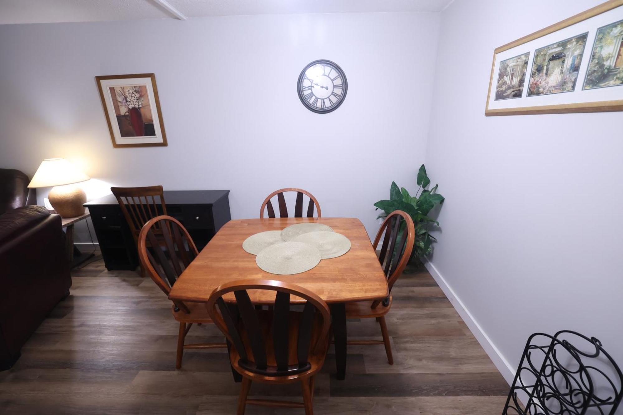 Appartement Paris Plaza à Elliot Lake Extérieur photo