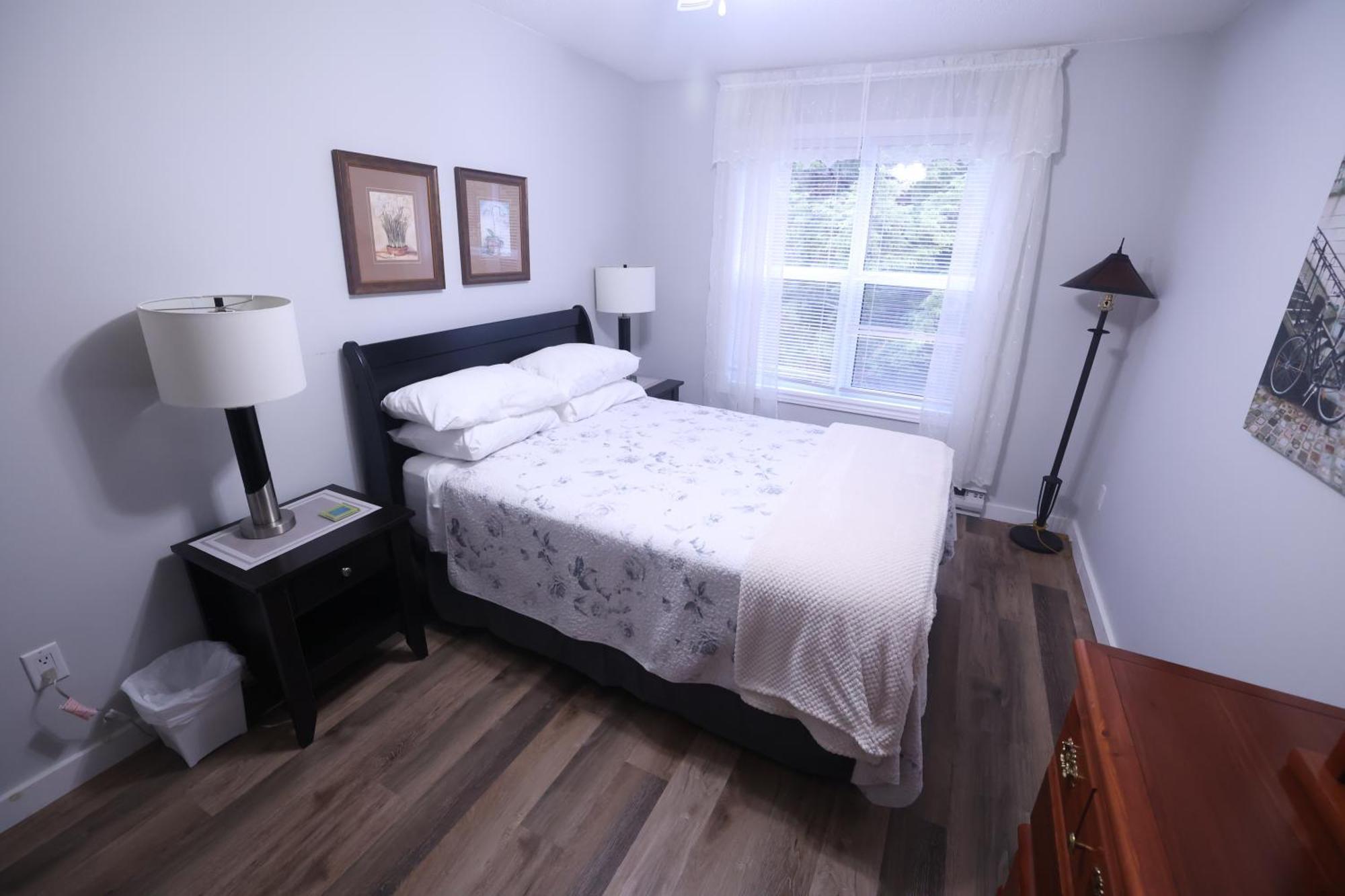 Appartement Paris Plaza à Elliot Lake Extérieur photo