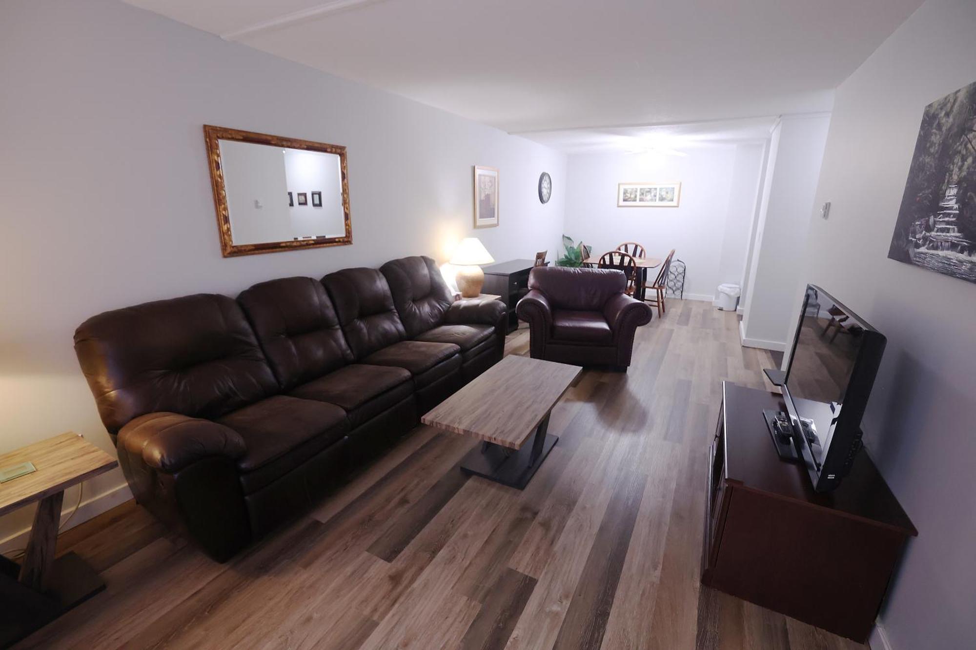 Appartement Paris Plaza à Elliot Lake Extérieur photo