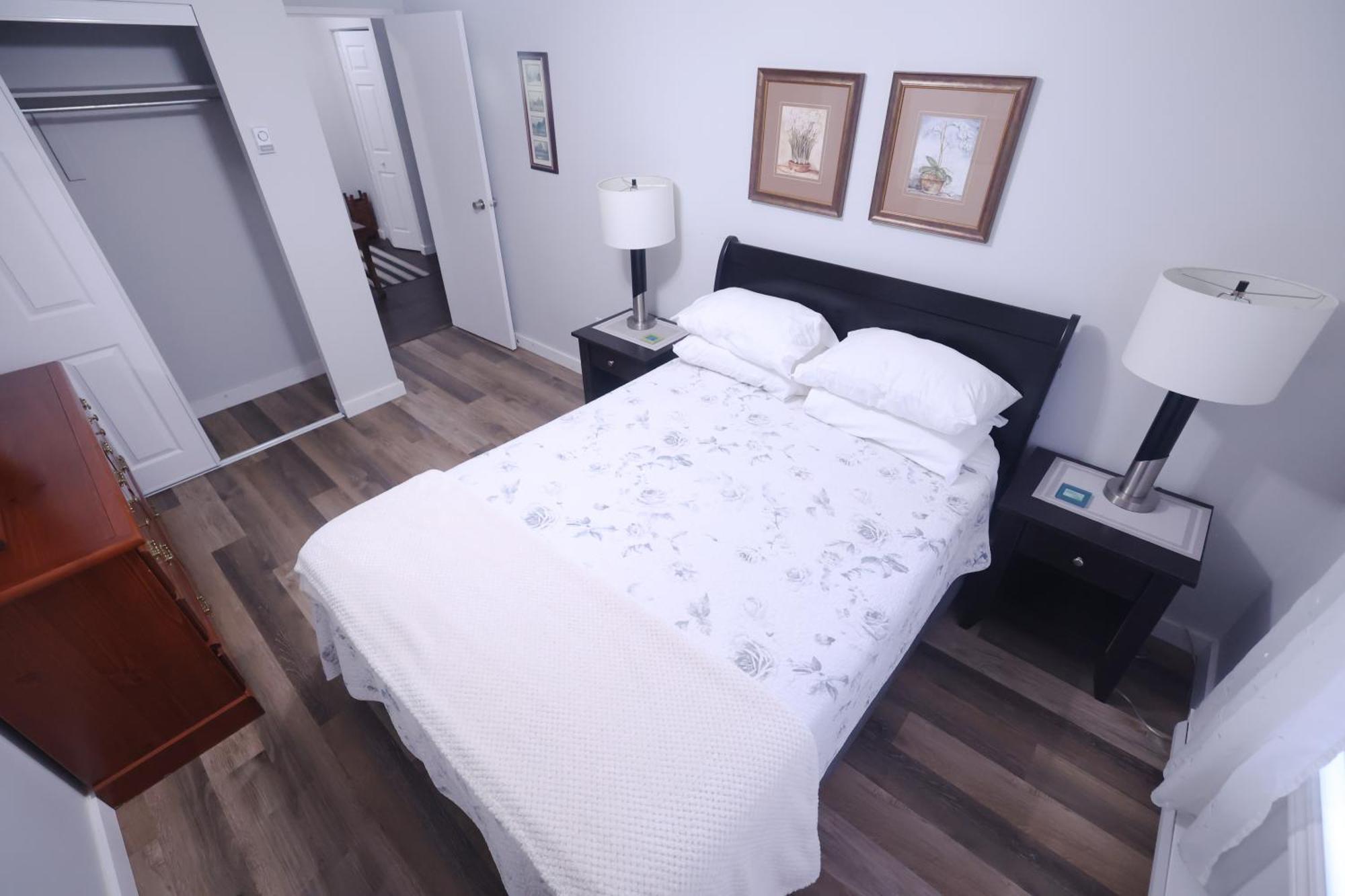 Appartement Paris Plaza à Elliot Lake Extérieur photo