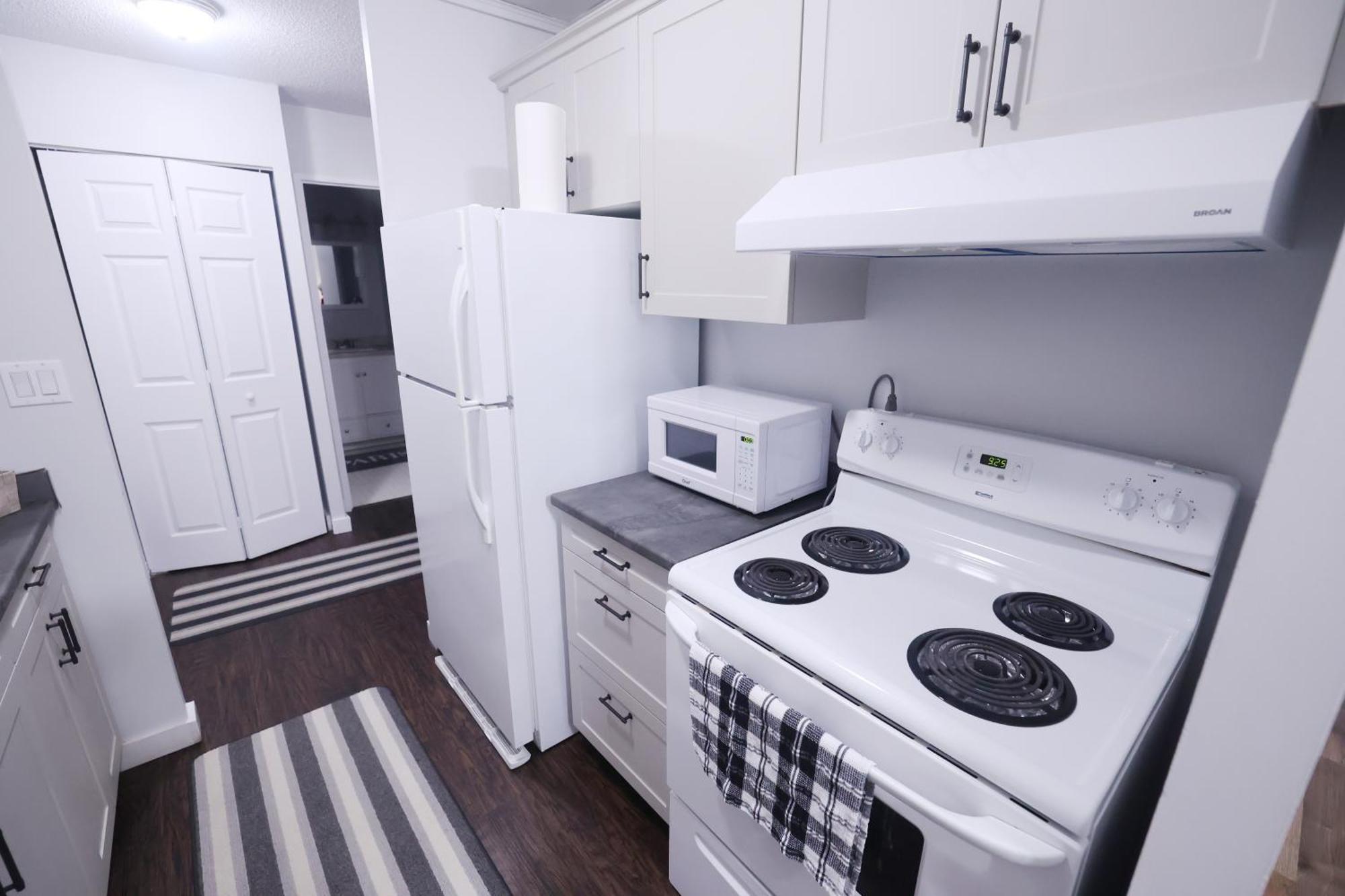 Appartement Paris Plaza à Elliot Lake Extérieur photo