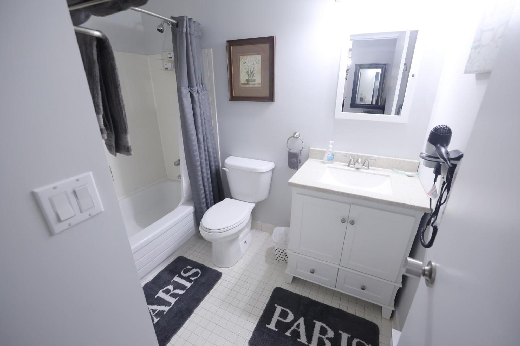 Appartement Paris Plaza à Elliot Lake Extérieur photo